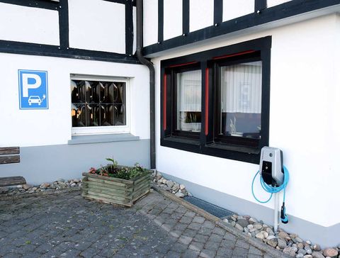 Wallbox mit 11 Kw Ladeleistung für Gäste des Landgasthof Rademacher | © altais.de